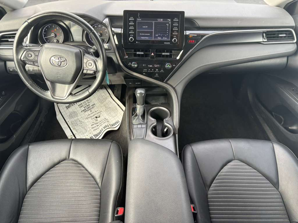 Toyota Camry SE 2022