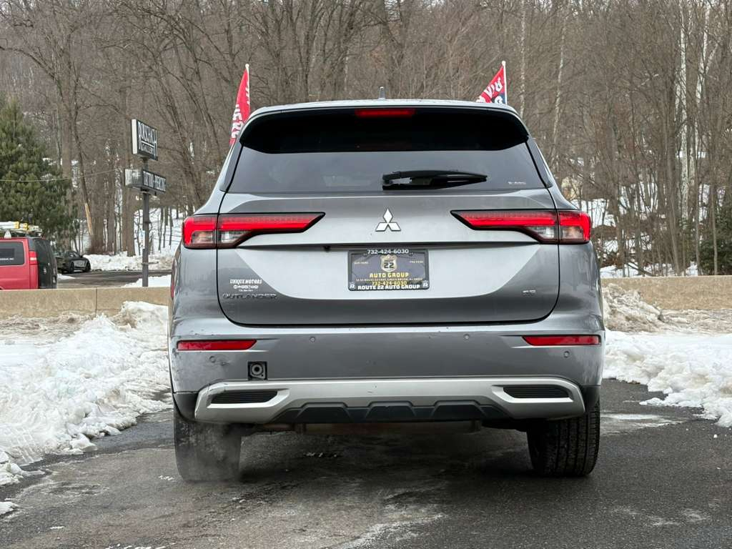 Mitsubishi Outlander SE 4WD 2022