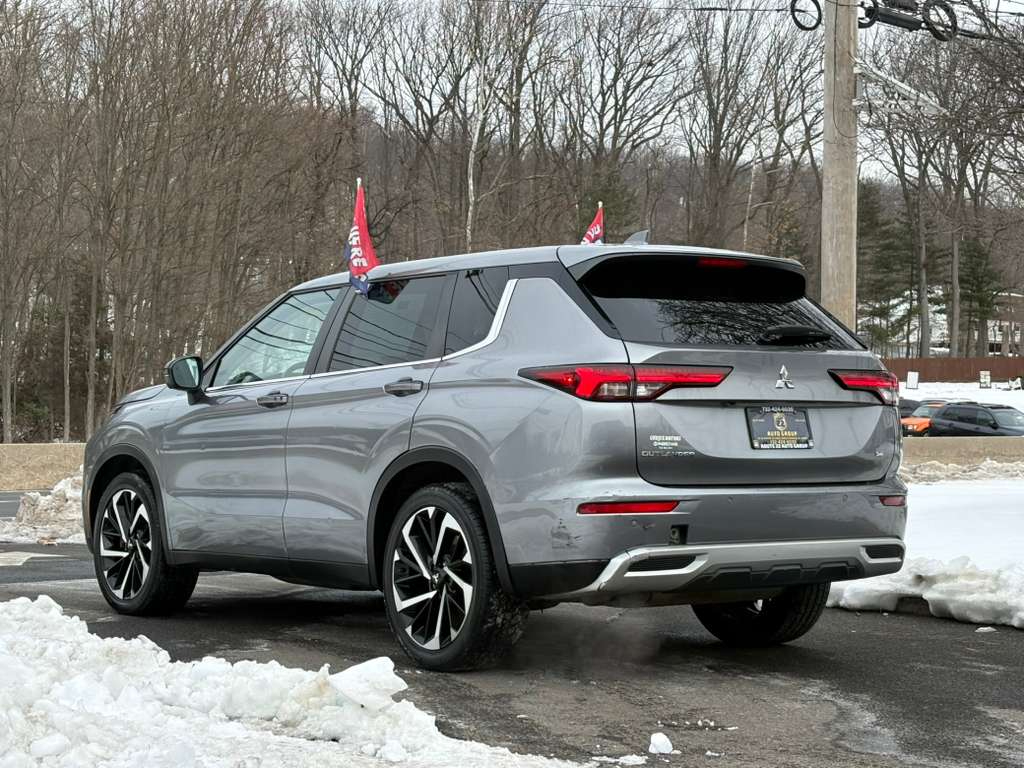 Mitsubishi Outlander SE 4WD 2022