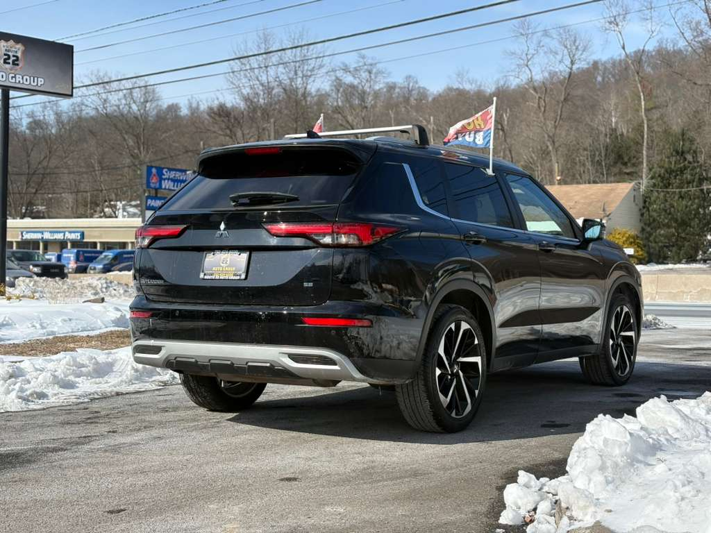 Mitsubishi Outlander SE 4WD 2022