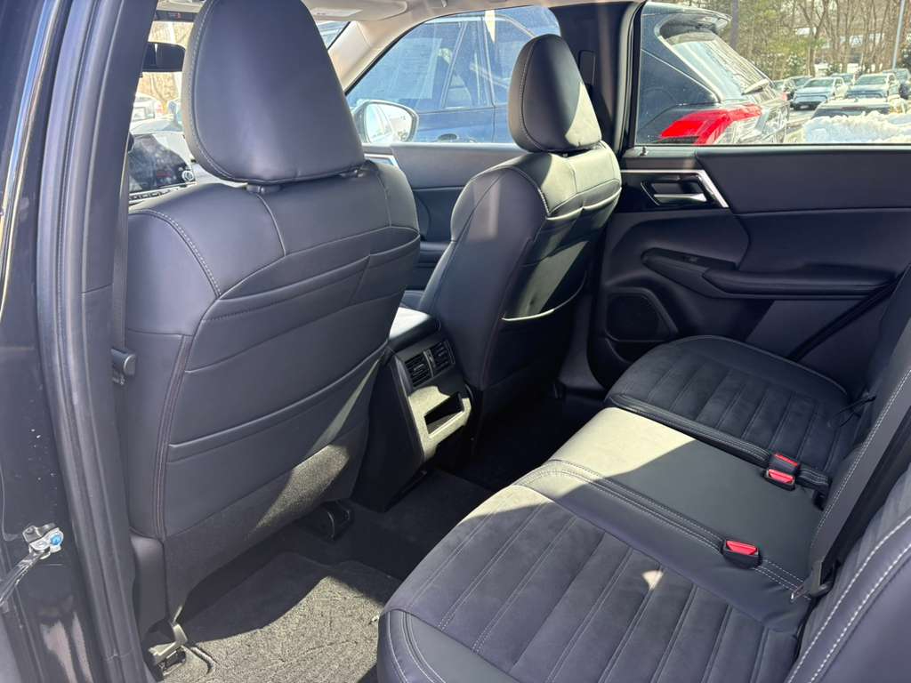 Mitsubishi Outlander SE 4WD 2022