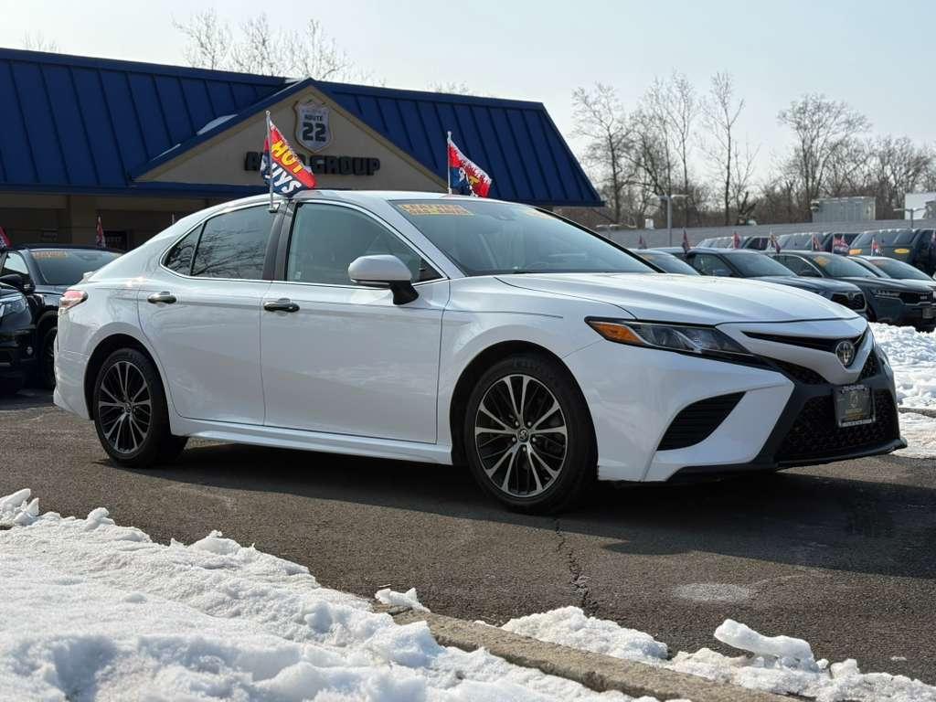 Toyota Camry SE 2019