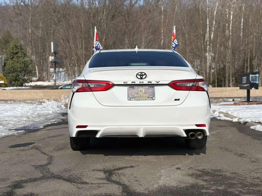 Toyota Camry SE 2019