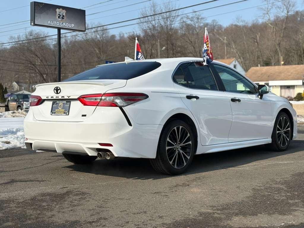 Toyota Camry SE 2019