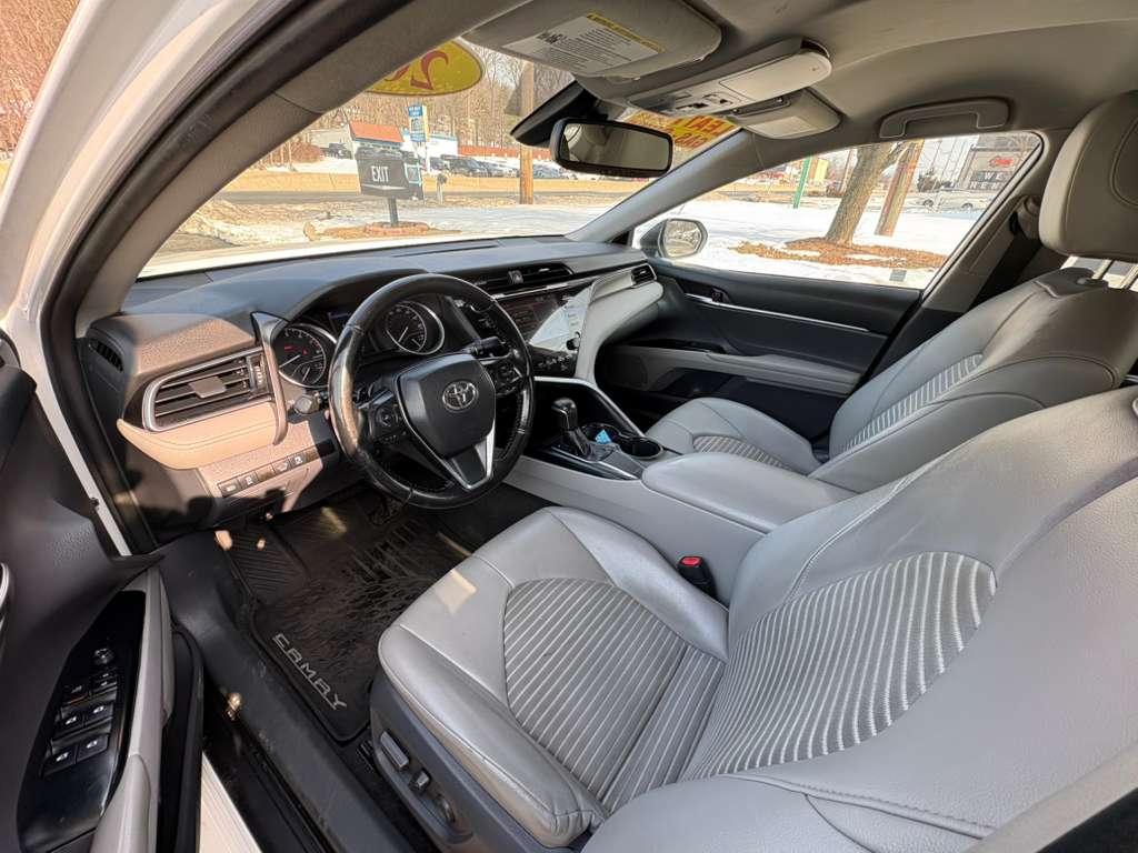 Toyota Camry SE 2019