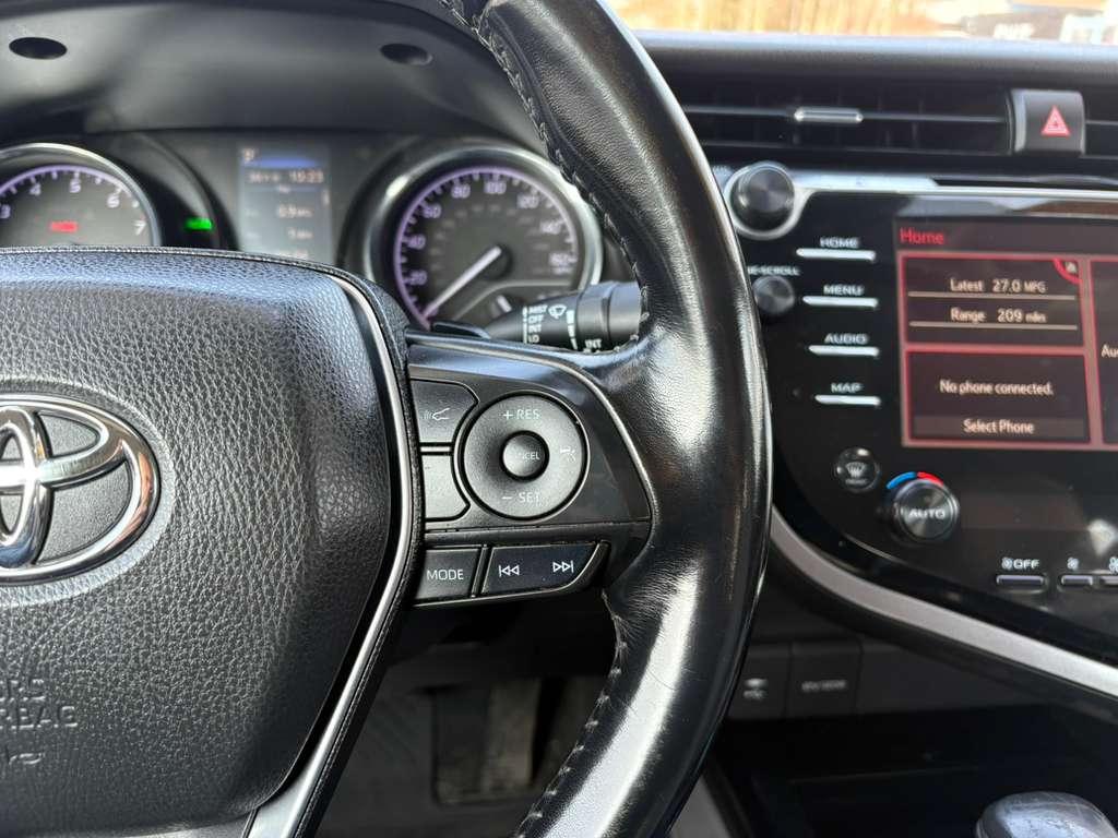 Toyota Camry SE 2019