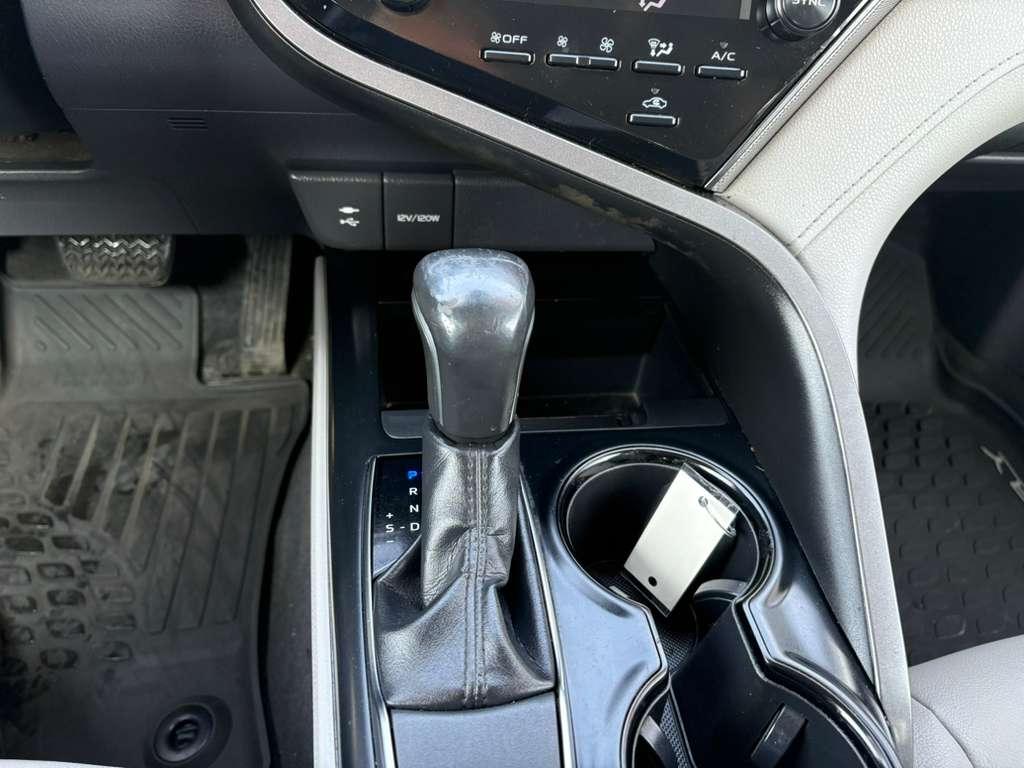 Toyota Camry SE 2019