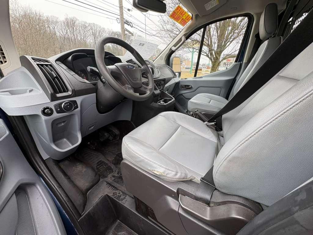 Ford Transit 250 Van Low Roof 60/40 Pass.130-in. WB 2017