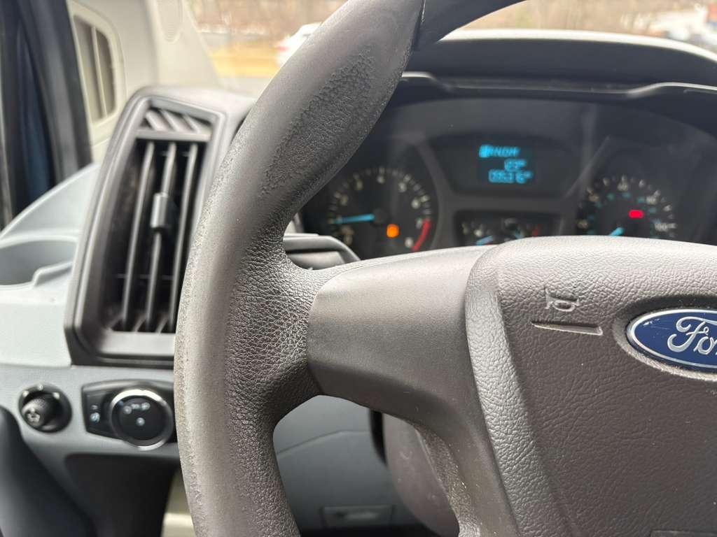 Ford Transit 250 Van Low Roof 60/40 Pass.130-in. WB 2017