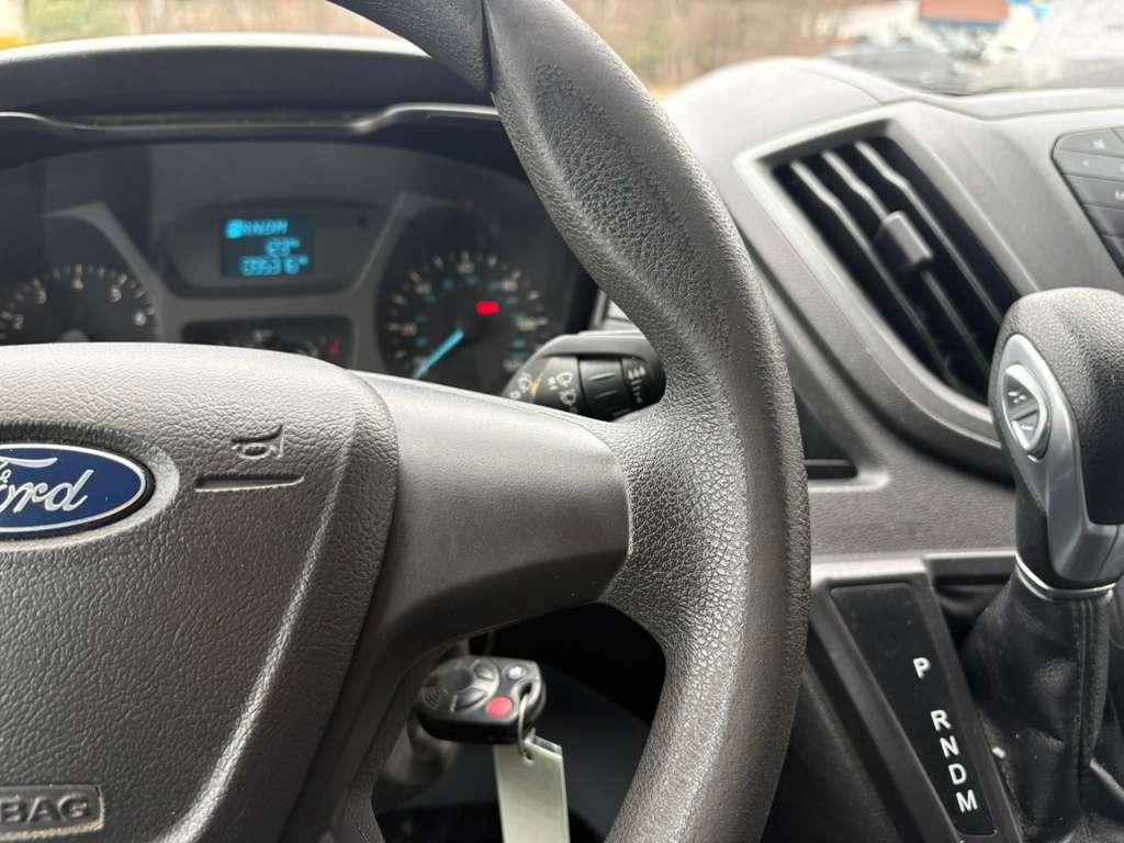 Ford Transit 250 Van Low Roof 60/40 Pass.130-in. WB 2017