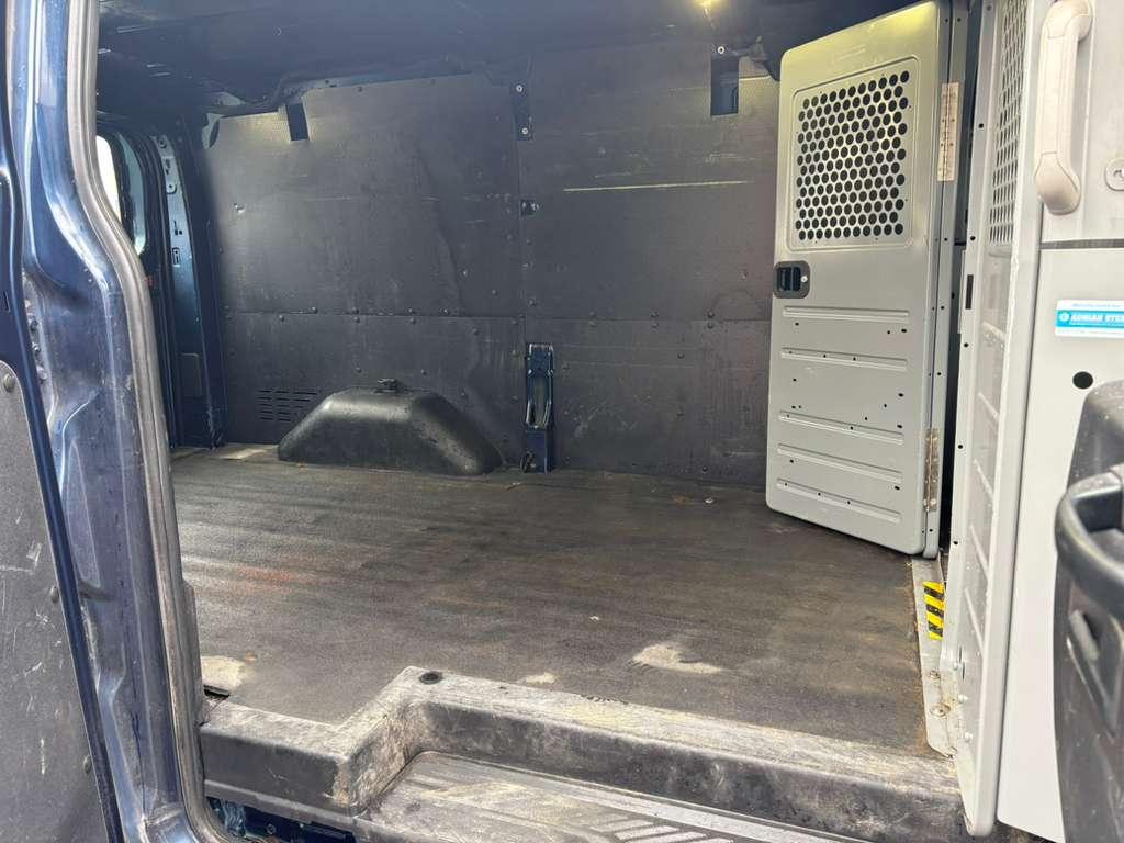Ford Transit 250 Van Low Roof 60/40 Pass.130-in. WB 2017