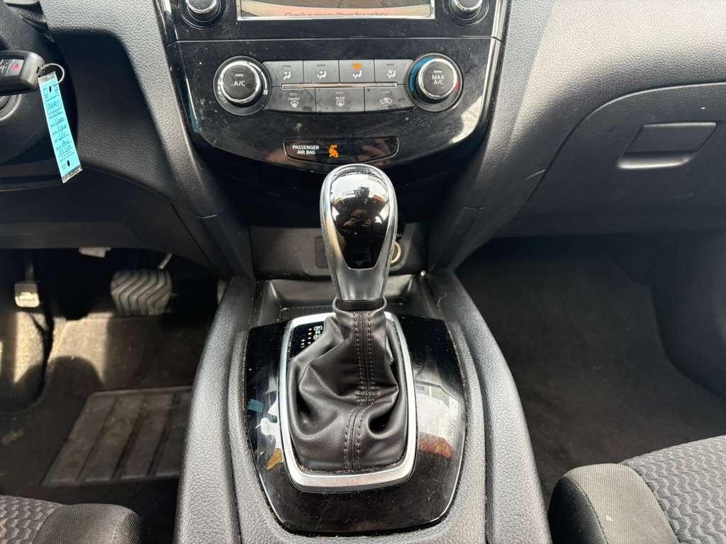 Nissan Rogue Sport S 2022