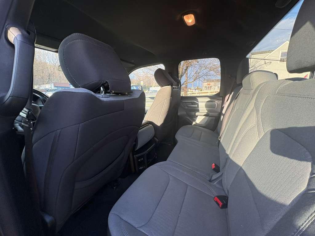 RAM 1500 Big Horn Quad Cab 4WD 2022