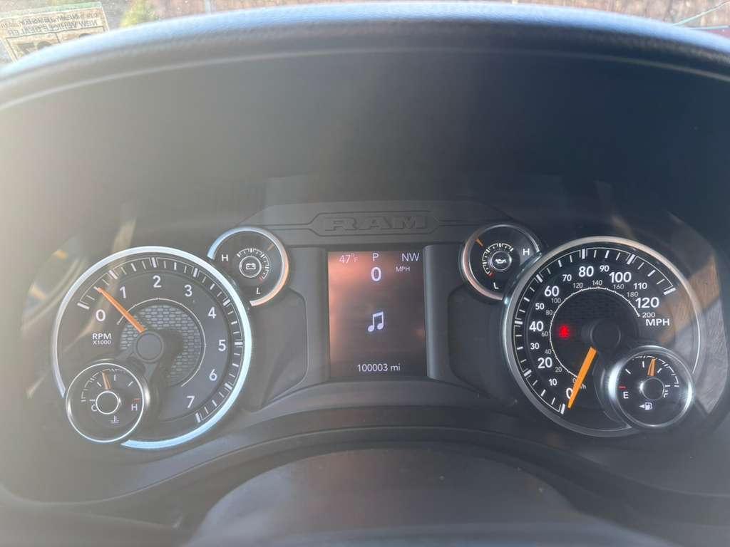 RAM 1500 Big Horn Quad Cab 4WD 2022