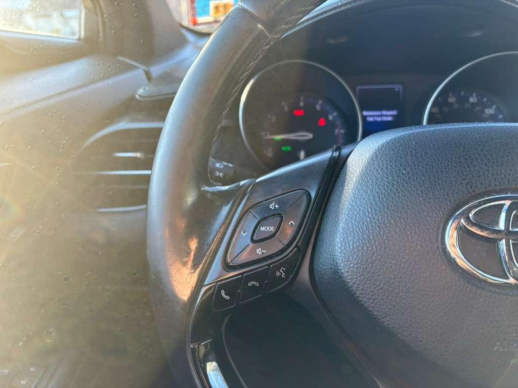 Toyota C-HR XLE 2018