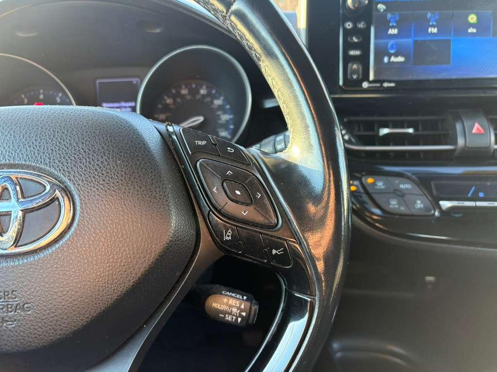 Toyota C-HR XLE 2018