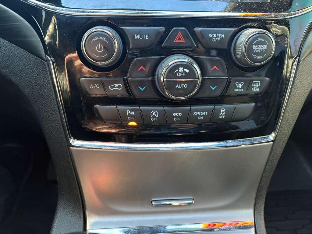 Jeep Grand Cherokee Laredo 4WD 2019