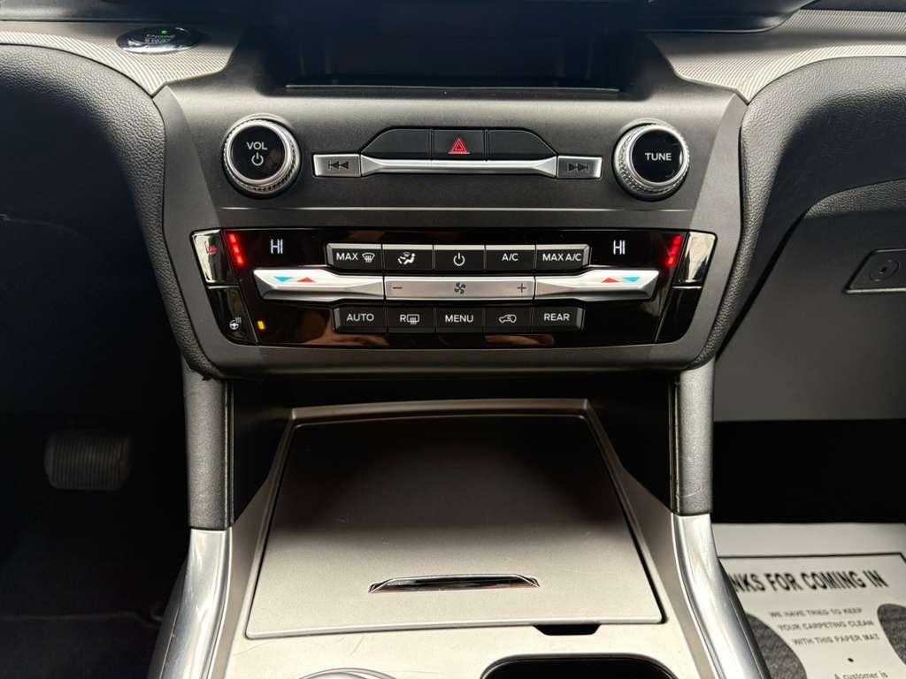 Ford Explorer XLT AWD 2020