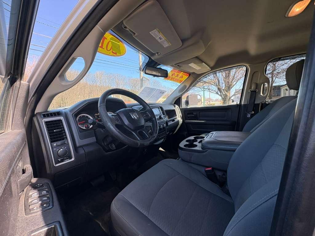 RAM 2500 Tradesman Crew Cab SWB 4WD 2016