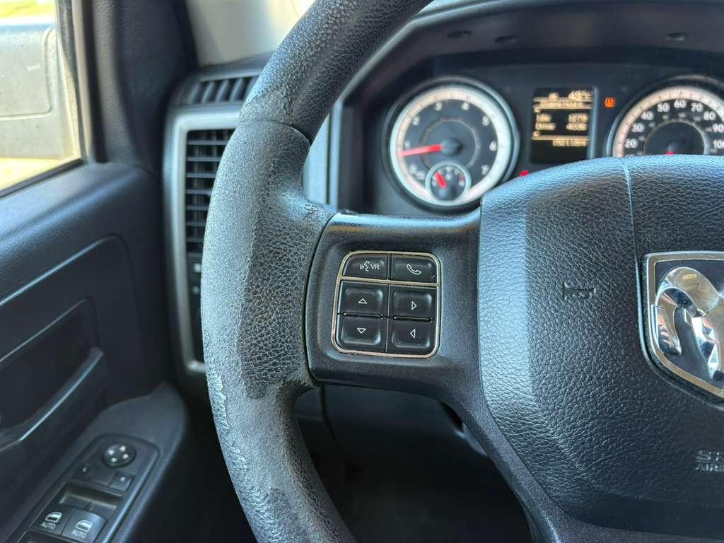 RAM 2500 Tradesman Crew Cab SWB 4WD 2016