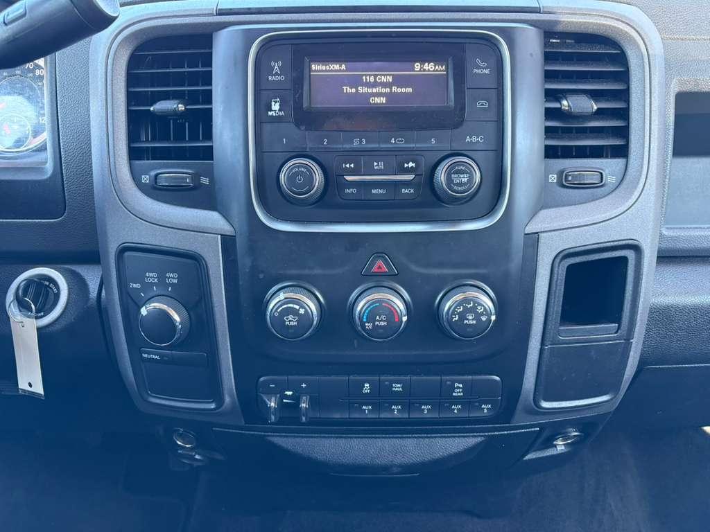 RAM 2500 Tradesman Crew Cab SWB 4WD 2016