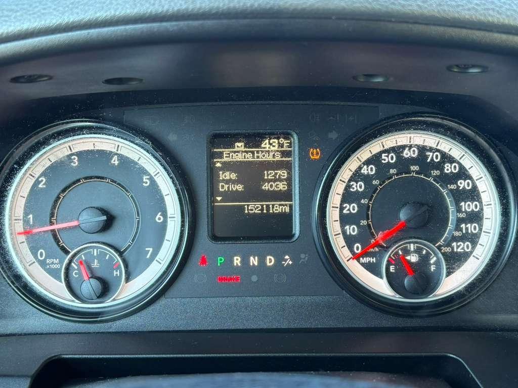 RAM 2500 Tradesman Crew Cab SWB 4WD 2016