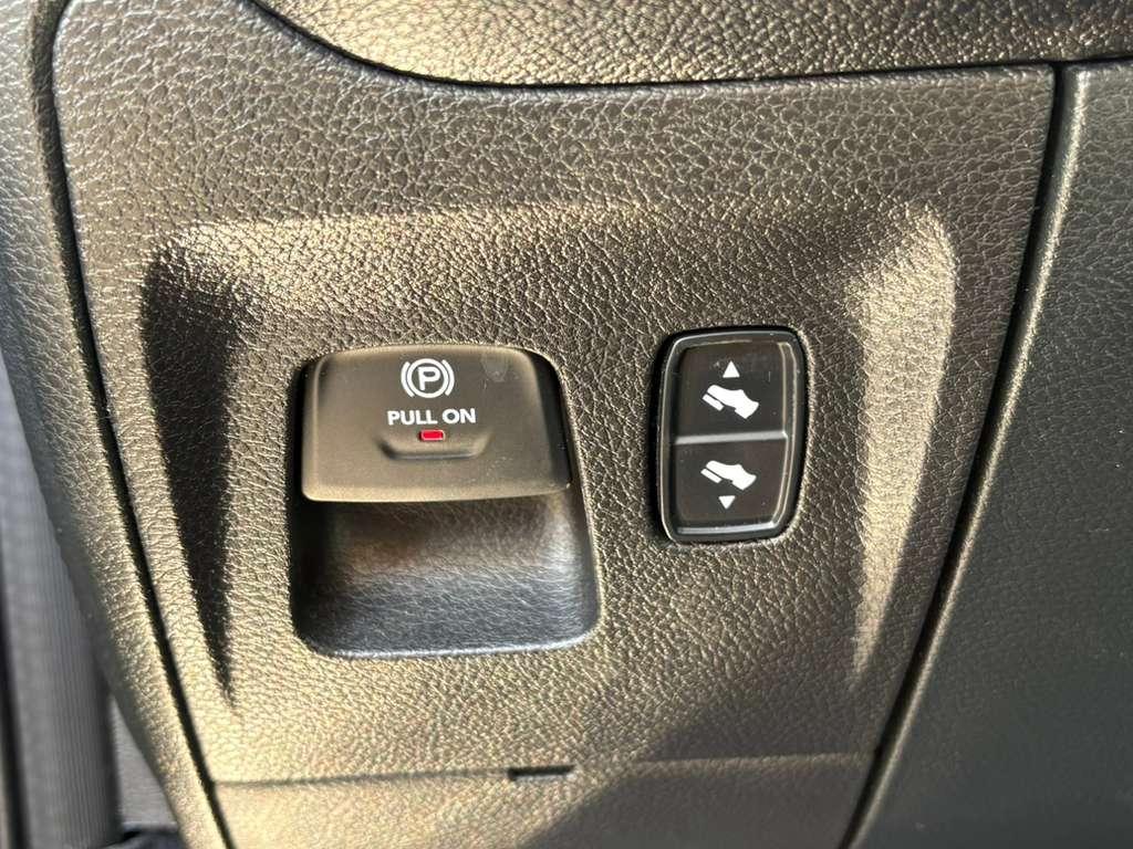 RAM 1500 Big Horn Quad Cab 4WD 2020