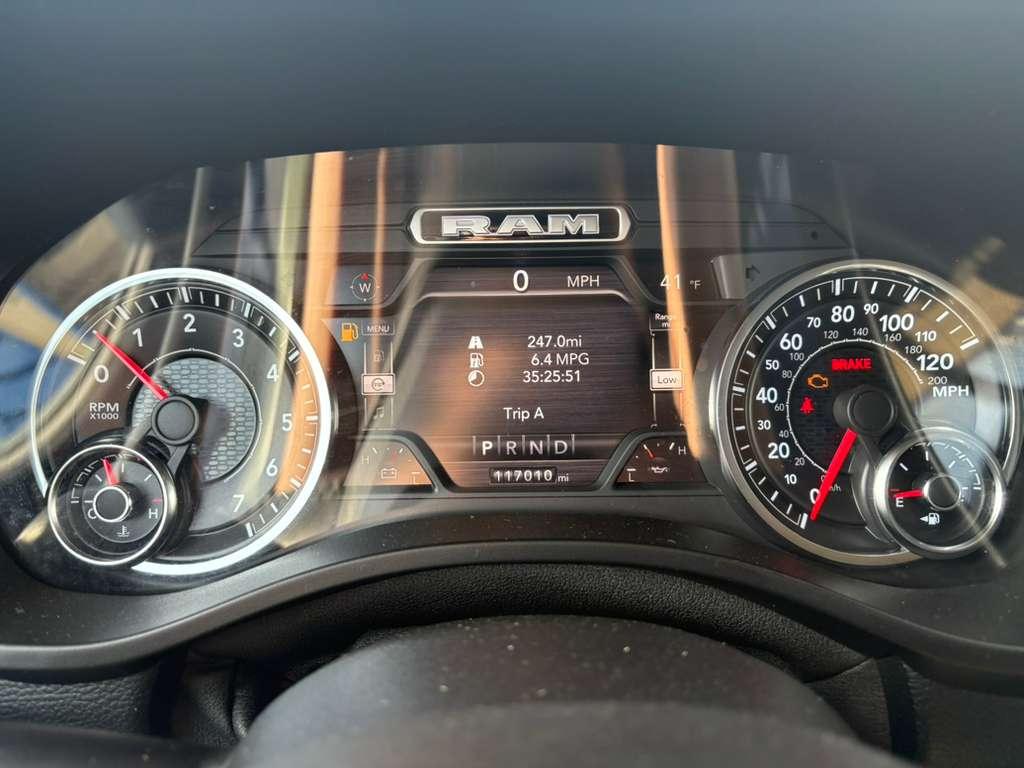 RAM 1500 Big Horn Quad Cab 4WD 2020