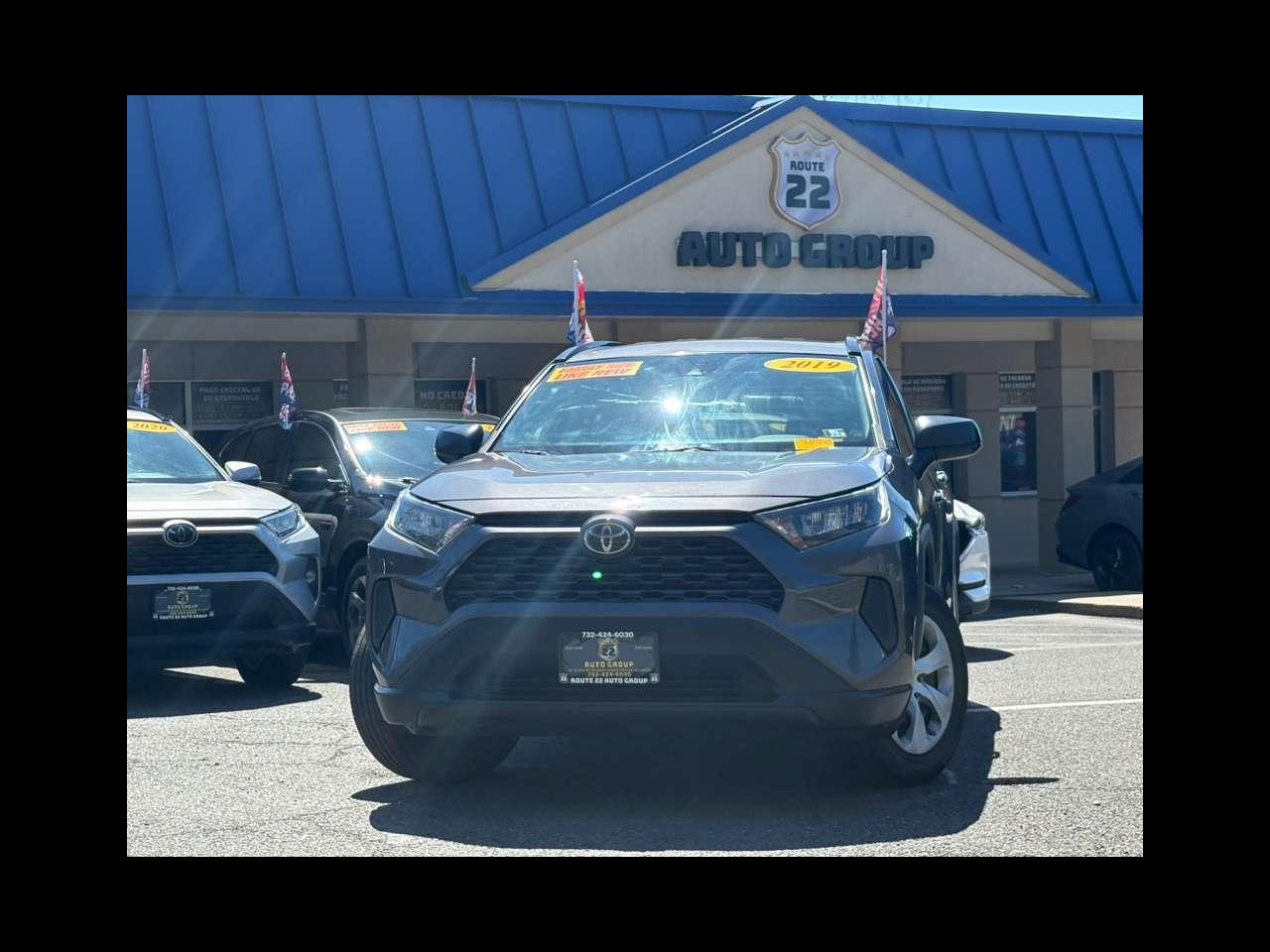 Toyota RAV4 LE AWD 2019