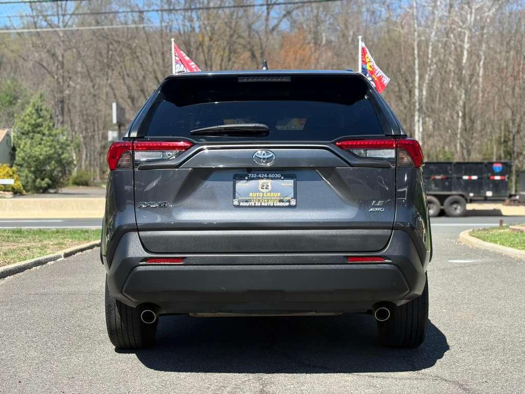 Toyota RAV4 LE AWD 2019