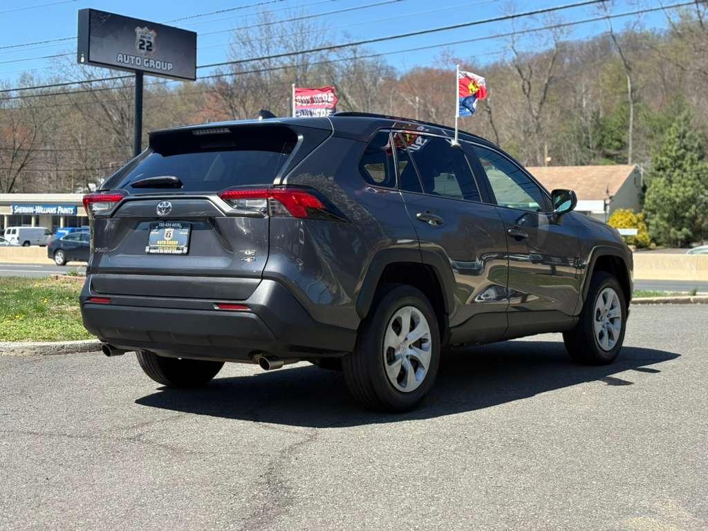 Toyota RAV4 LE AWD 2019