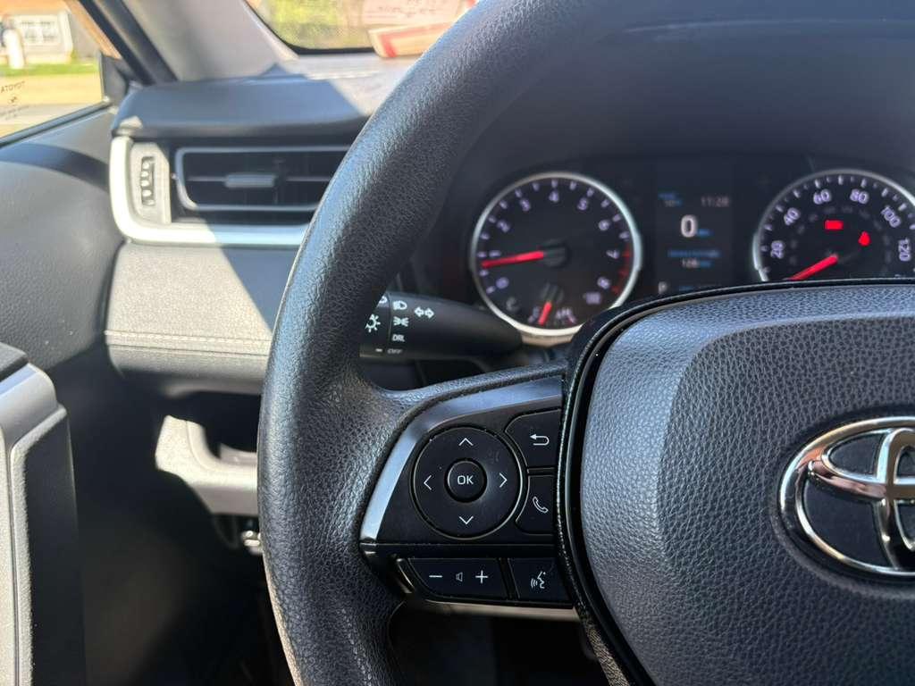 Toyota RAV4 LE AWD 2019