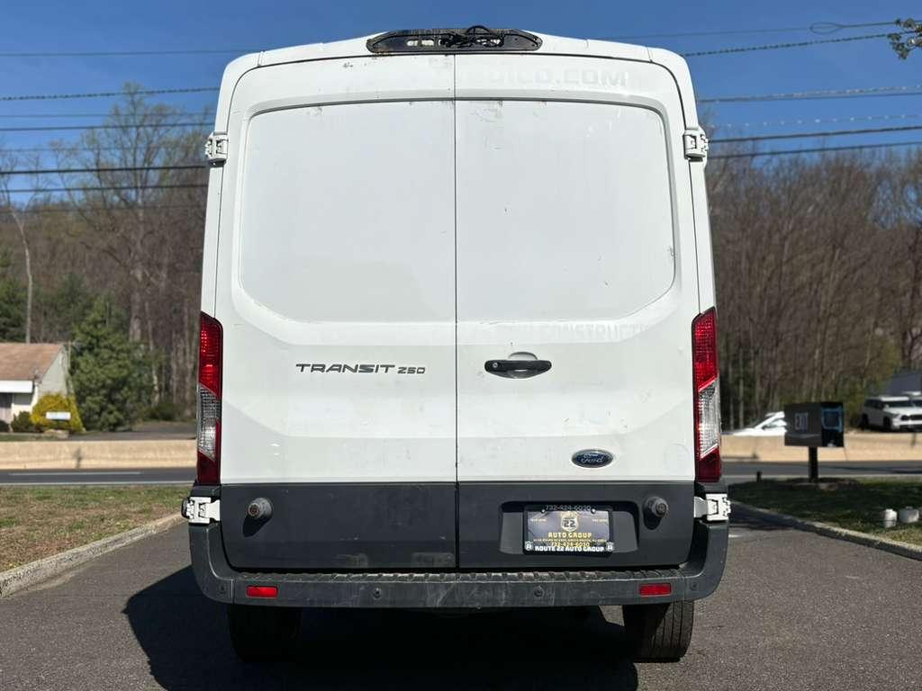 Ford Transit 250 Van Med. Roof w/Sliding Pass. 148-in. WB 2018
