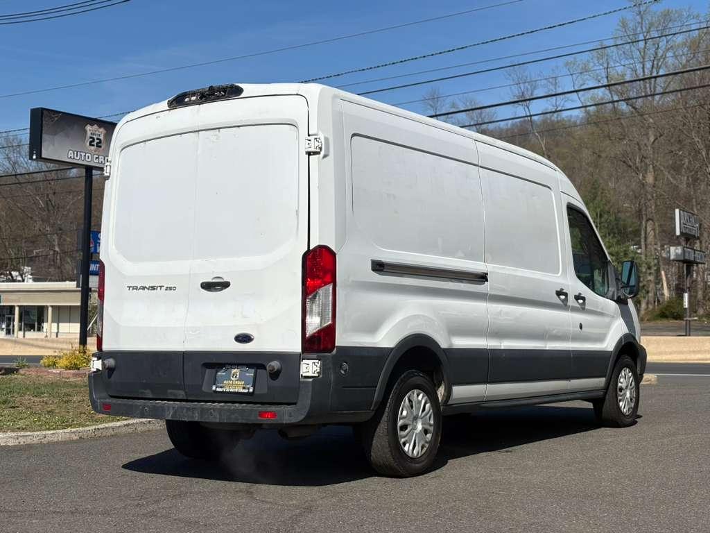 Ford Transit 250 Van Med. Roof w/Sliding Pass. 148-in. WB 2018