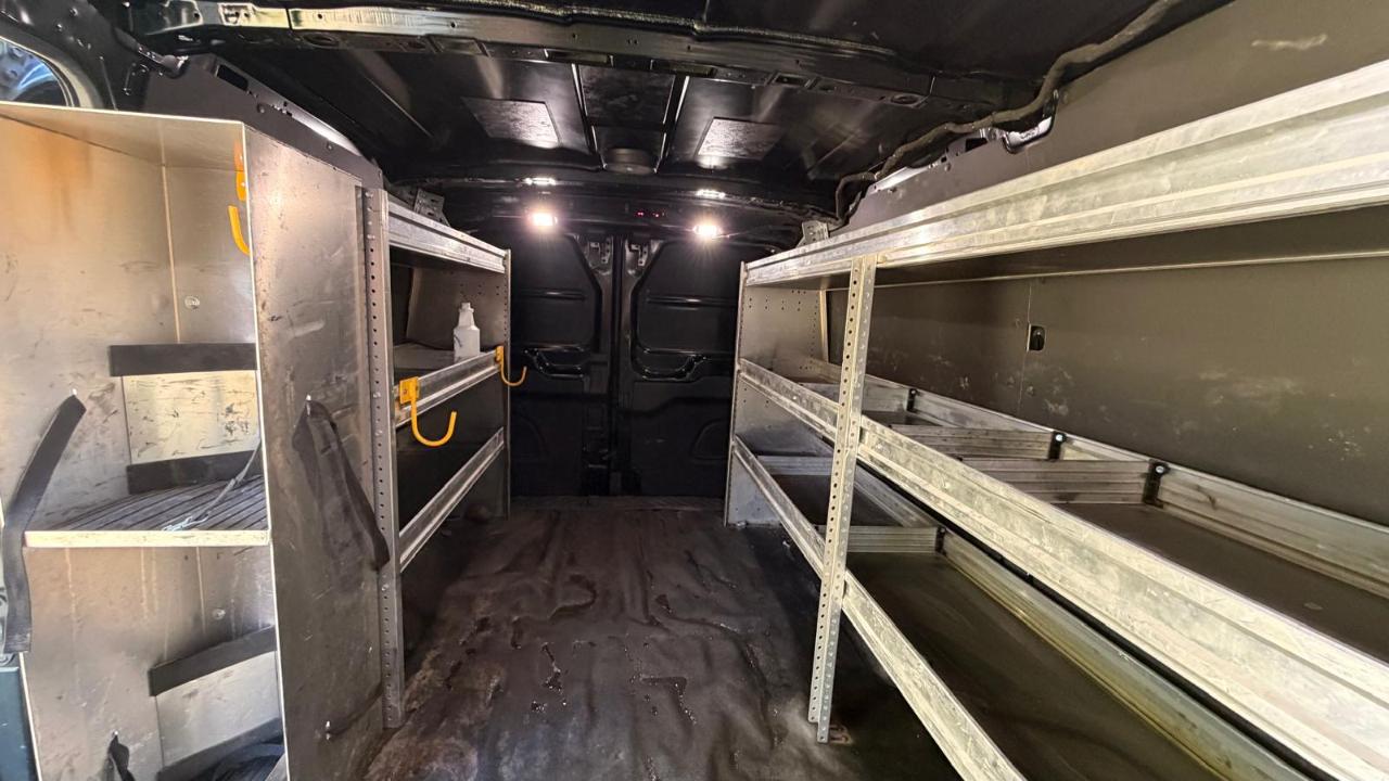 Ford Transit 250 Van Low Roof w/Sliding Pass. 130-in. WB 2021