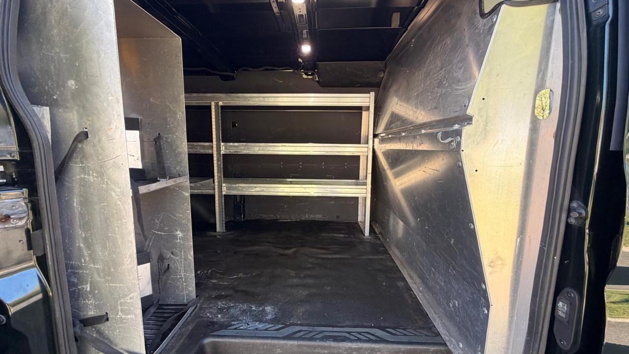 Ford Transit 250 Van Low Roof w/Sliding Pass. 130-in. WB 2021