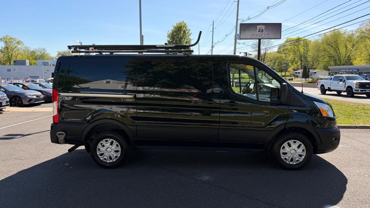 Ford Transit 250 Van Low Roof w/Sliding Pass. 130-in. WB 2021