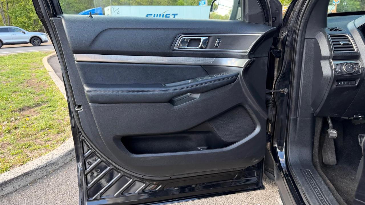 Ford Explorer XLT 4WD 2018
