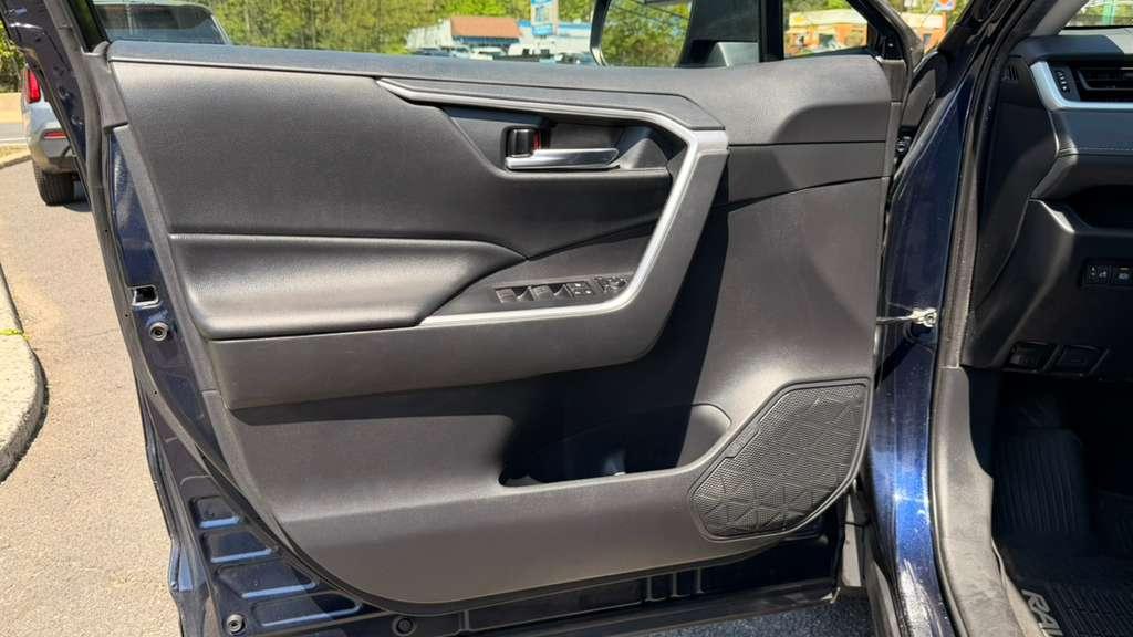 Toyota RAV4 XLE AWD 2019