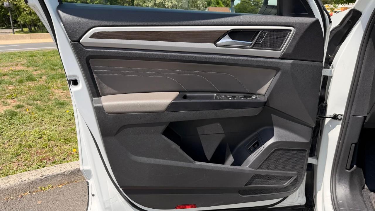 Volkswagen Atlas SE w/Technology 4MOTION 2021