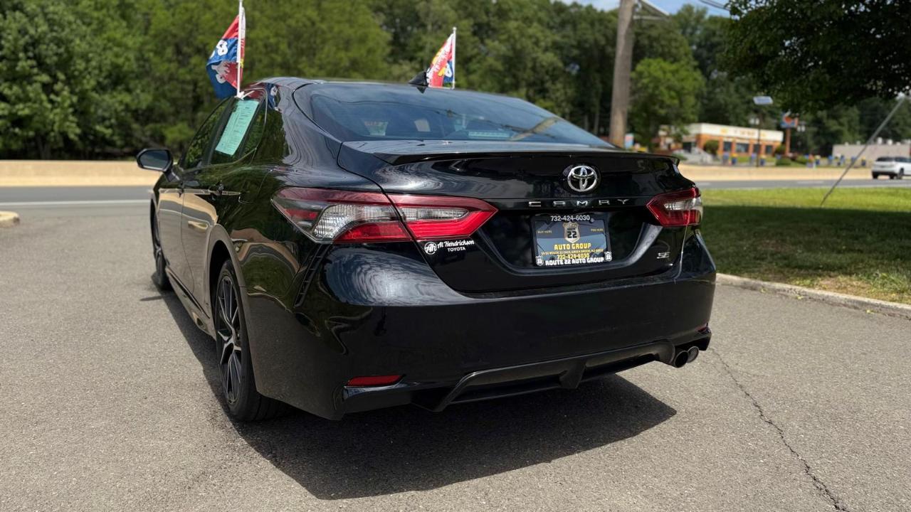 Toyota Camry SE 2023