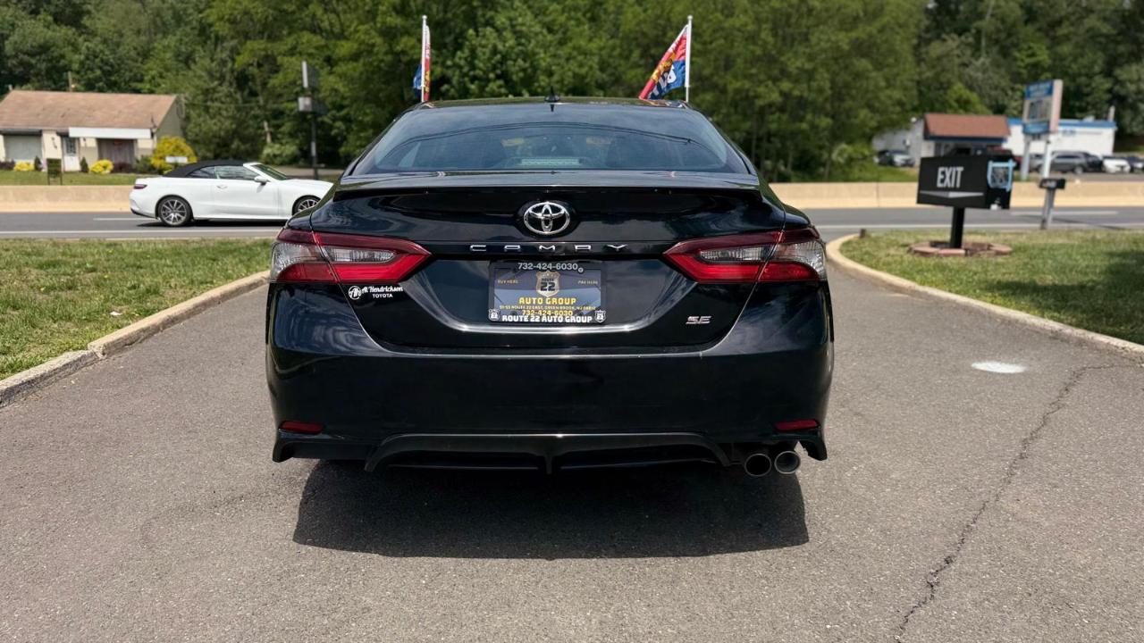 Toyota Camry SE 2023