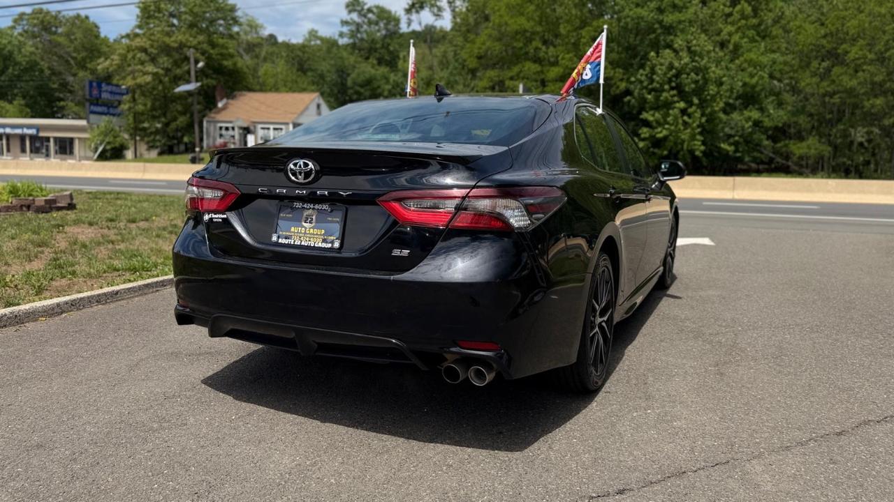 Toyota Camry SE 2023