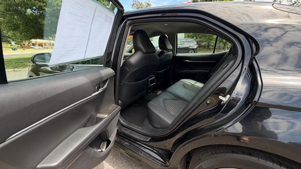 Toyota Camry SE 2023
