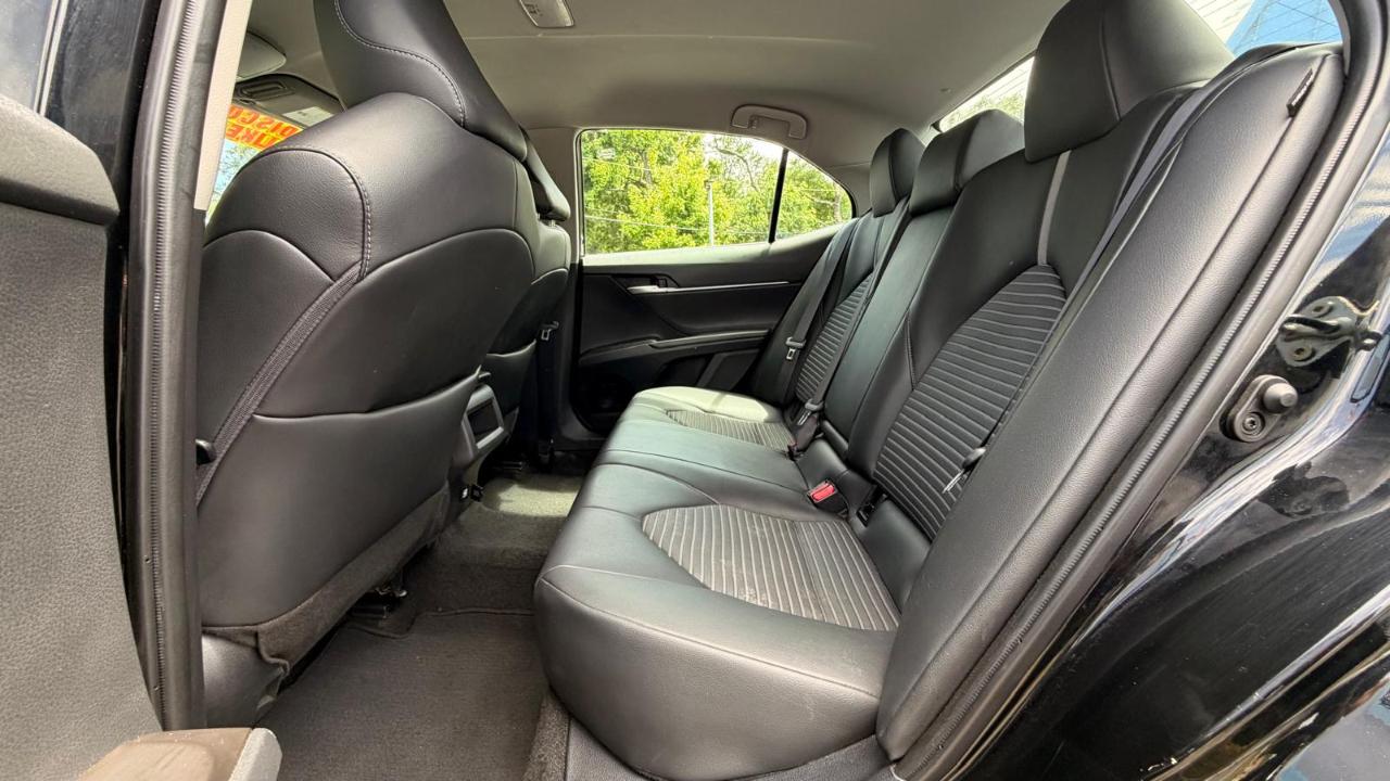 Toyota Camry SE 2023
