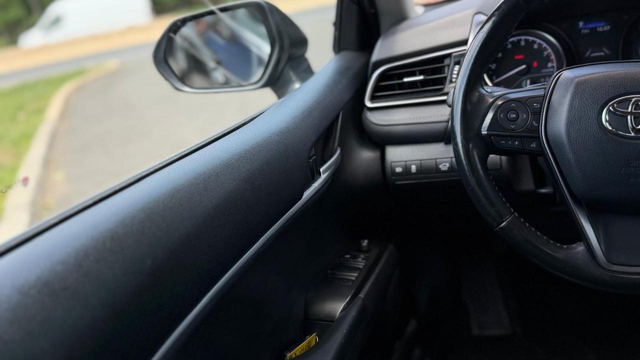 Toyota Camry SE 2023