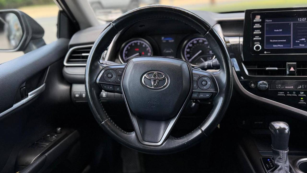 Toyota Camry SE 2023