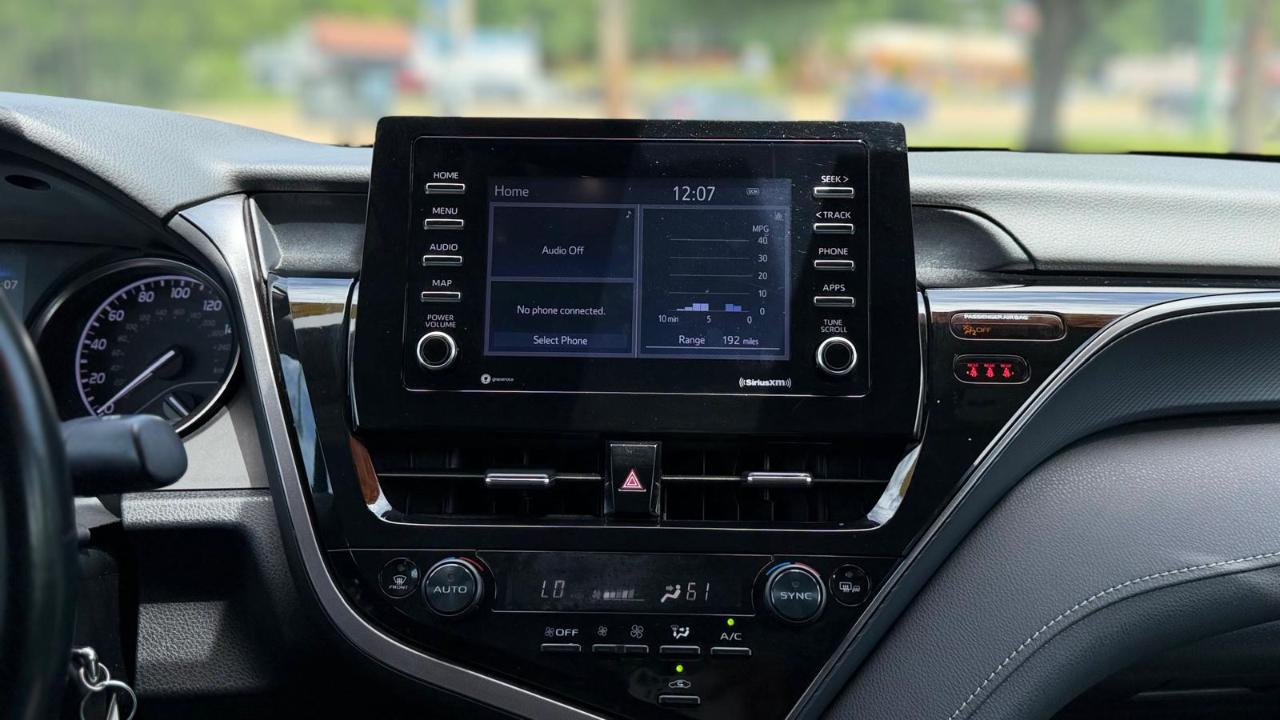 Toyota Camry SE 2023