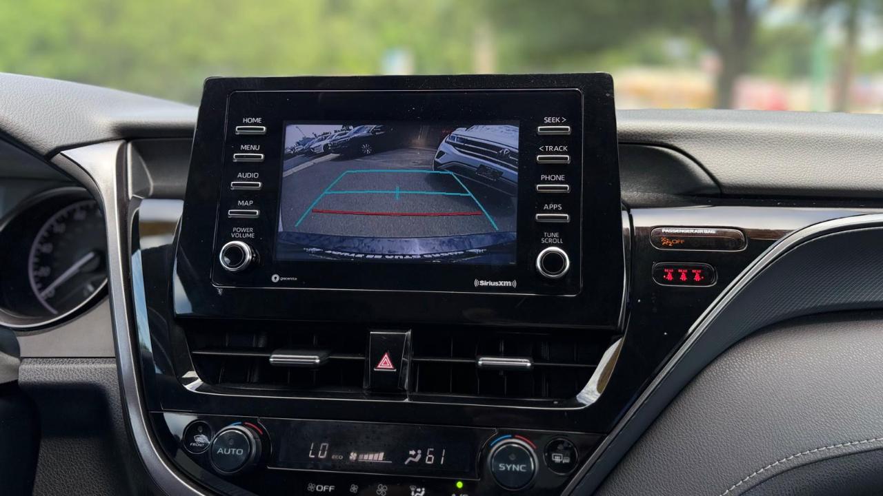 Toyota Camry SE 2023