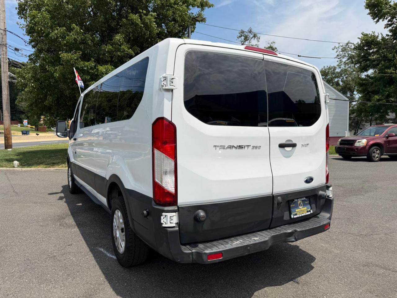 Ford Transit 350 Wagon Low Roof XLT 60/40 Pass. 148-in. WB 2017